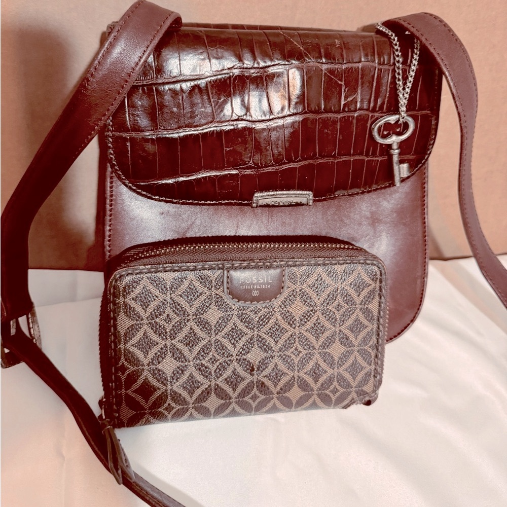 💋Vintage Fossil Crossbody 100% Leather W/Fossil Wallet